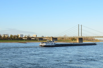 Fototapeta premium Rio Rin en Düsseldorf