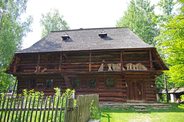 Stare drewniane zabytkowe domy © Patdrig Torc