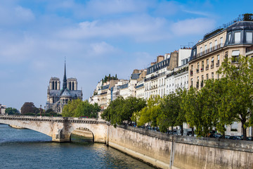 Blick über die Seine in Paris, Frankreich