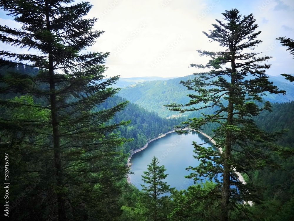 Wall mural vue sur lac des corbeaux, vosges, france