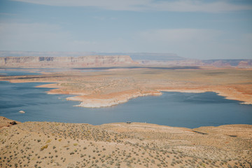 Voyage - Lac Powell - Lac artificiel situé entre l'Arizona & l'Utah