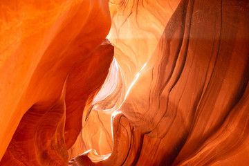 Obraz premium Lumière à l'intérieur d'Antelope Canyon - Entre Arizona & Utah
