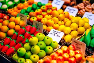 Barcelona, Catalonia / Spain »; March 2018: Precious fruits of colorful candies at the La Boqueria market in Barcelona