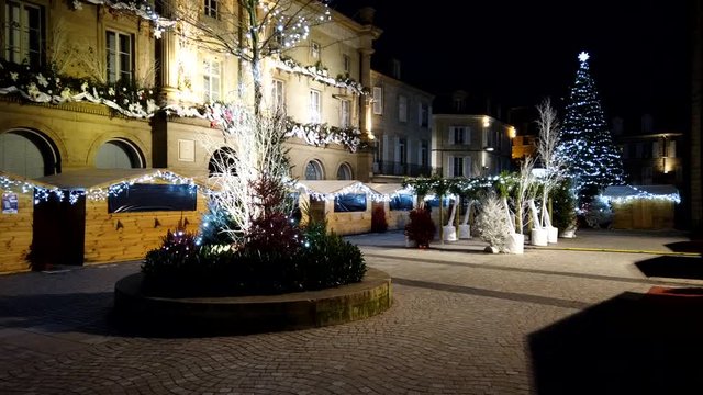 Brive la Gaillarde (Corr&egrave;ze, France) - M&eacute;diath&egrave;que et march&eacute; de No&euml;l