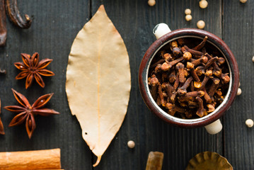 Dessert spices on black