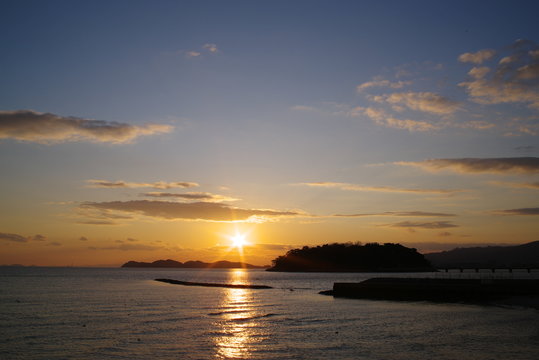 夕日に染まる　竹島