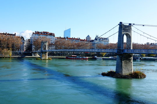 Puente Passerelle du Coll&egrave;ge sobre el r&iacute;o Rh&ocirc;ne, Lyon, Francia