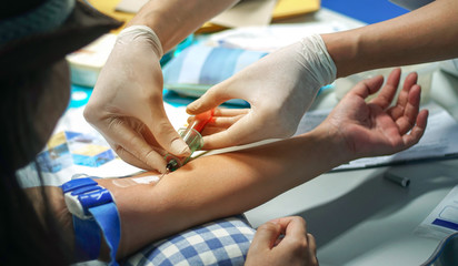 Obraz na płótnie Canvas Nurses collect blood from patients.