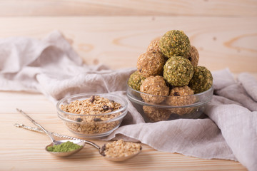 Healthy Oatmeal Snacks Energy Balls with Oats Almond Butter and Honey
