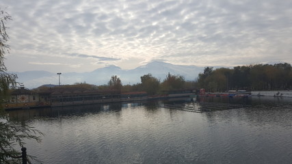 Naklejka premium lake in fog
