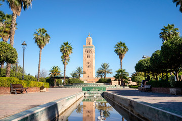 Obraz premium Famous mosque from 12th century in old town of Marrakech, Morocco