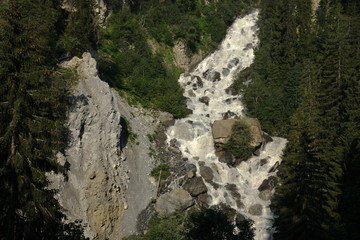 Fototapeta na wymiar Der Wasserfall des Flem bei Flims