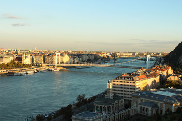 Fototapeta premium city and river