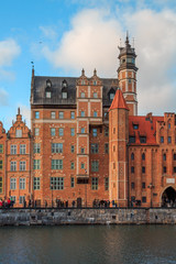 Obraz premium Gdansk city promenade in poland with beautiful old buildings and ships in winter