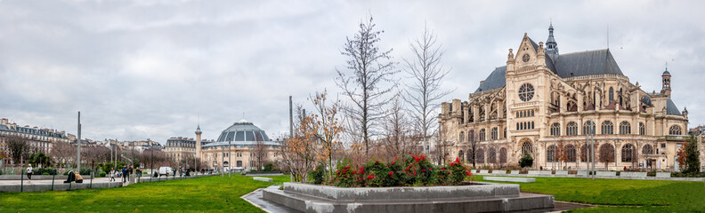 Fototapeta na wymiar Panorama du Jardin Nelson Mandela les Halles Châtelet Paris
