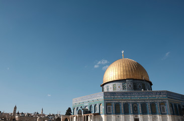 Obraz premium view of Dome of the Rock and Dome of the Chain on the Temple Mount in Jerusalem