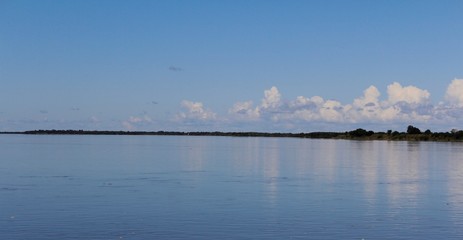 Wasser und Wolken