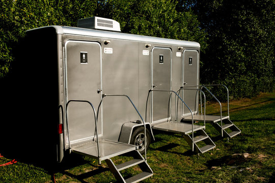 clean and upscale portable bathrooms at outdoor event