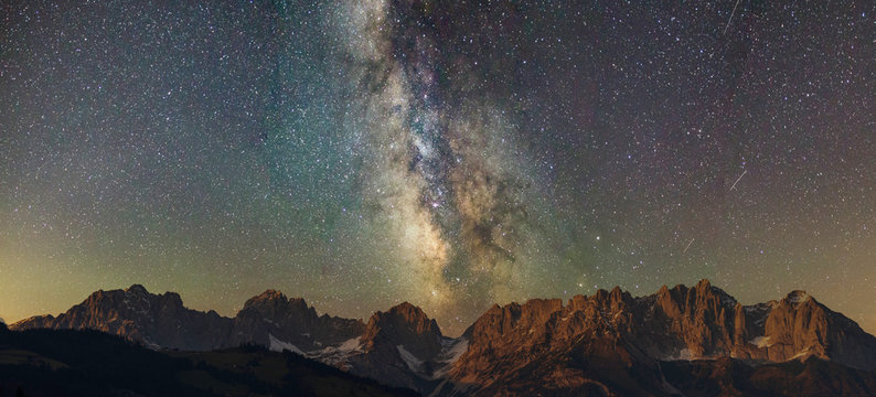 Wilder Kaiser Panorama mit Milchstra&szlig;e