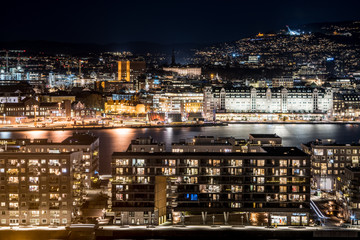 Fototapeta na wymiar Oslo nocą, stolica Norwegii, Skandynawia, Europa