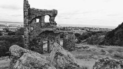 Ruinas Blanco y Negro