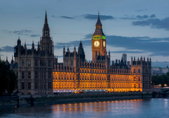 Fototapeta na wymiar UK, england, London, Houses of Parliament dusk