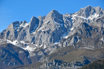 Montañas en el Parque Nacional de los Picos de Europa en Asturias