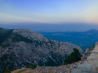 Obraz premium view of mountains and sea