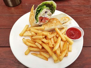 salmon wrap and chips