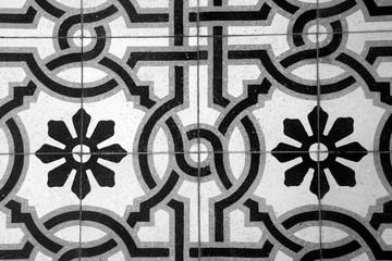 seamless patterns on black and white tiles 