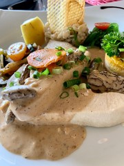 Pavé d’espadon sauce morilles 