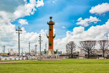 Obraz premium Rostral Columns on the spit of Vasilievsky island. Saint Petersburg. Russia.