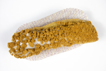 éclair au spéculoos sur un fond blanc