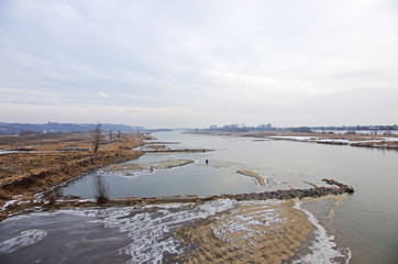 Rzeka Wisła przepływająca przez Sandomierz