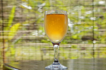 冷たいハーブティー