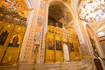 Naklejka premium Wnętrze greckiej katedry prawosławnej św. Jerzego w centrum Bejrutu. Bejrut, Liban - czerwiec 2019 r