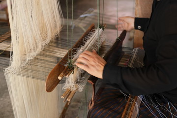 ラオスシルクの機織り工場