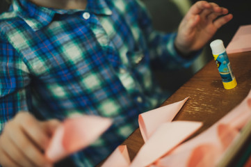 children learn the art of applique