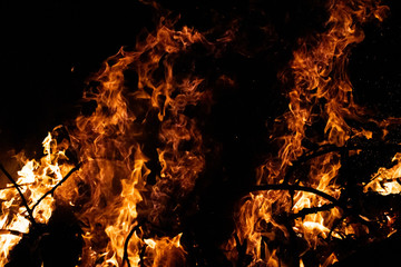 incendio con llamas fuego