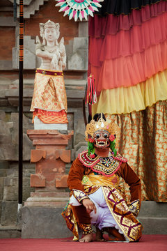 Traditional Balinese costume and Topeng Wayang mask