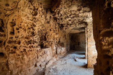 Particularly attractive to the ancient necropolis is the underground atriums, from which the galleries with burials diverge.    