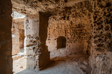 Particularly attractive to the ancient necropolis is the underground atriums, from which the galleries with burials diverge.