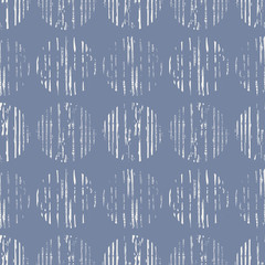 Grijze Franse linnen vector polka dot naadloze structuurpatroon. Penseelstreek grunge shappy chique abstracte achtergrond. Textiel in landelijke boerderijstijl. Onregelmatige print met stippen en stippen.