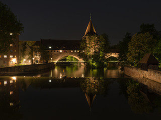 Fototapeta na wymiar view of bridge in Nuremberg at night