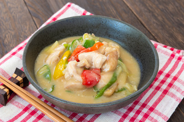 鶏肉と餅の煮込み