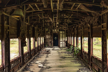 Obraz premium abandoned old train in the station