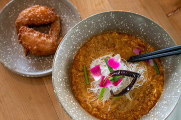 sweet white noodle with fried wings