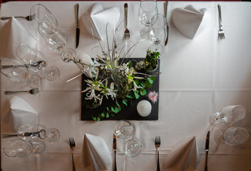 Tischdekoration im Restaurant für eine Hochzeit / table decorations in a restaurant for a wedding