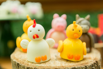 Kids Party Decoration - Farm Theme. Shaped candy personalized.