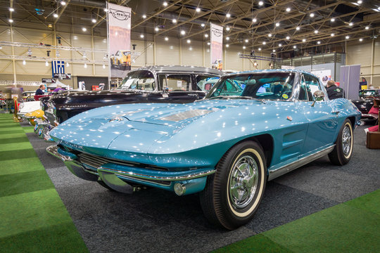 MAASTRICHT, NETHERLANDS - JANUARY 15, 2016: Sports car Chevrolet Corvette C2 "Split Window", 1963. International Exhibition InterClassics & Topmobiel 2016